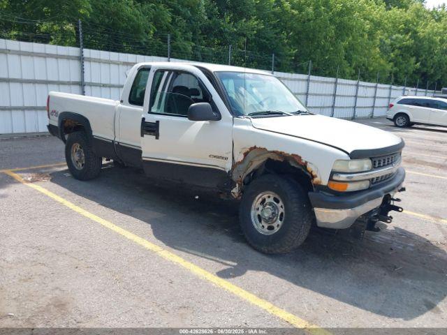  Salvage Chevrolet Silverado 2500