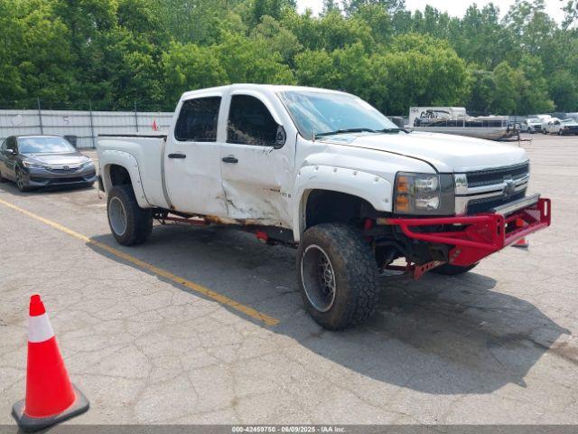  Salvage Chevrolet Silverado 2500