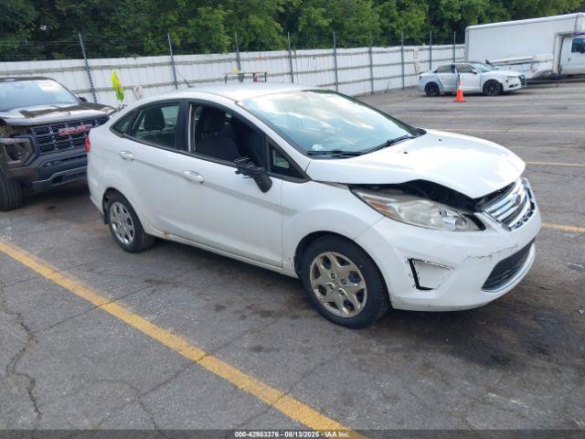  Salvage Ford Fiesta