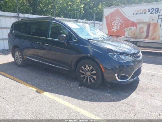  Salvage Chrysler Pacifica