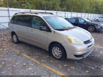  Salvage Toyota Sienna