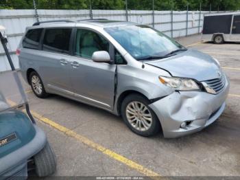  Salvage Toyota Sienna