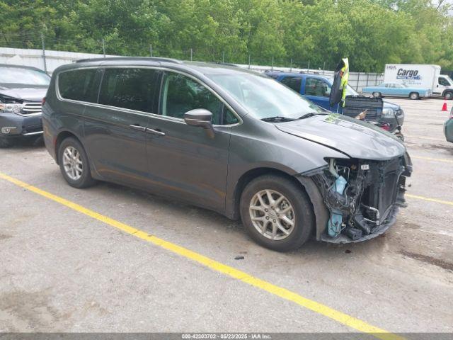  Salvage Chrysler Pacifica