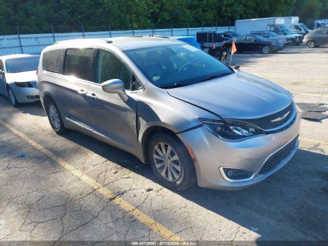  Salvage Chrysler Pacifica