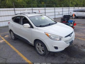  Salvage Hyundai TUCSON