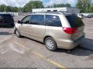 Toyota Sienna Le Image 8