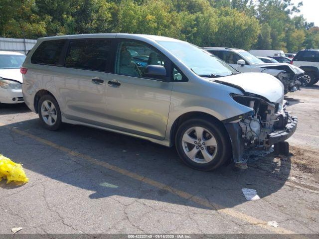  Salvage Toyota Sienna