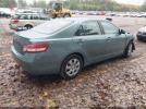 Toyota Camry Le Image 8