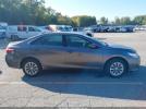 Toyota Camry Le Image 9