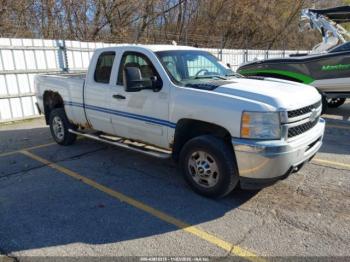 Salvage Chevrolet Silverado 2500