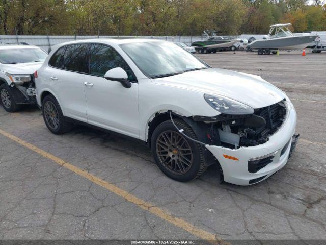 Salvage Porsche Cayenne