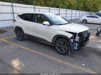  Salvage Kia Seltos
