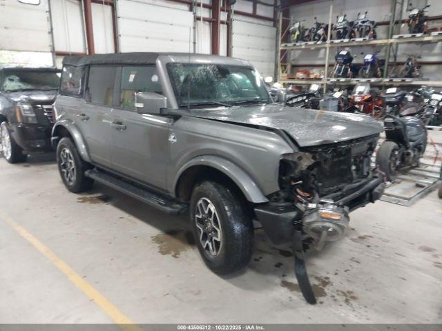  Salvage Ford Bronco