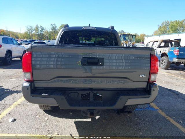 Toyota Tacoma Trd Off Road Image 13