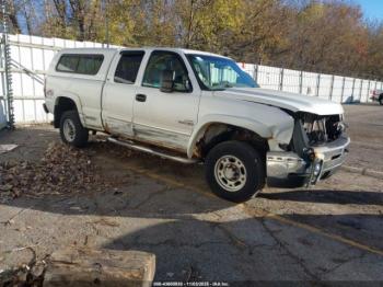  Salvage Chevrolet Silverado 2500