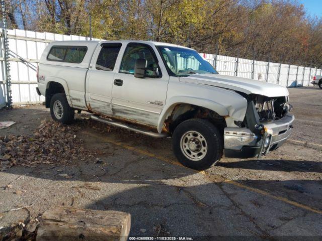  Salvage Chevrolet Silverado 2500