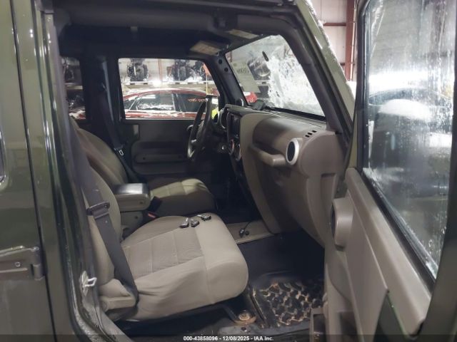 Jeep Wrangler Unlimited Sahara Image 15