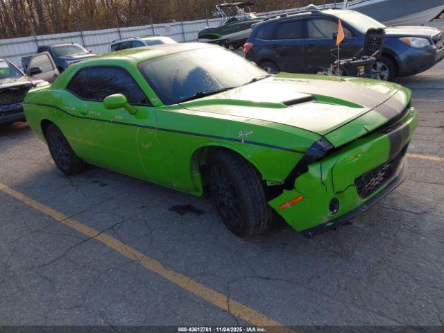  Salvage Dodge Challenger