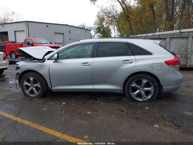 Toyota Venza Base V6 Image 16