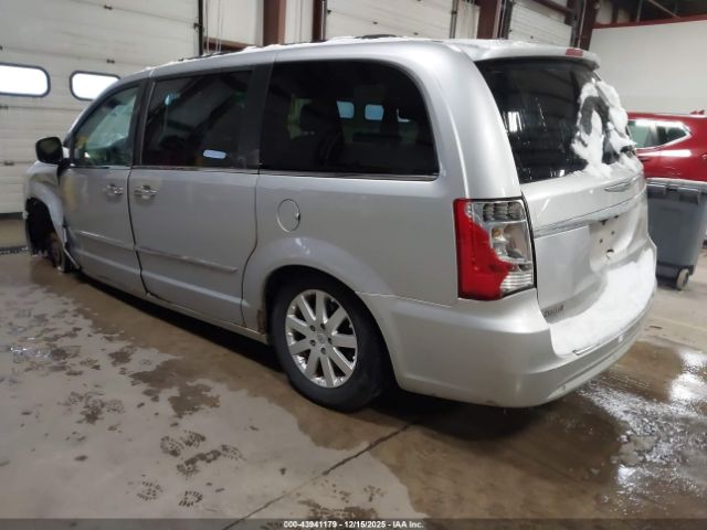 Chrysler Town & Country Touring-l Image 11