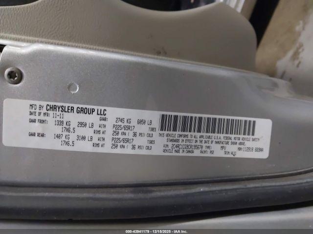 Chrysler Town & Country Touring-l Image 5