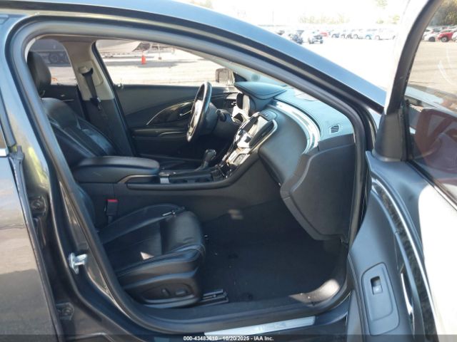 Buick LaCrosse Sport Touring Image 6