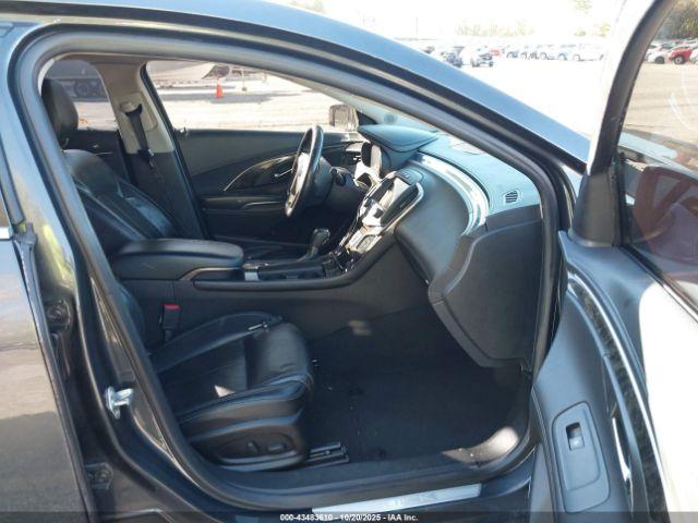 Buick LaCrosse Sport Touring Image 6