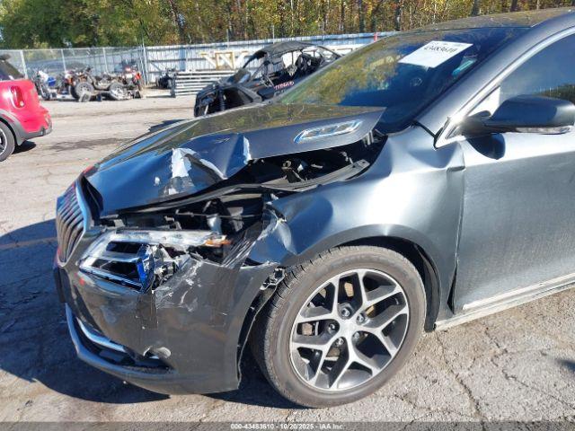 Buick LaCrosse Sport Touring Image 7