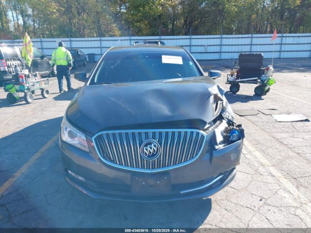 Buick LaCrosse Sport Touring Image 11