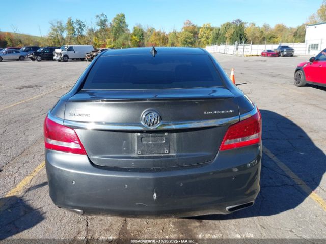 Buick LaCrosse Sport Touring Image 16