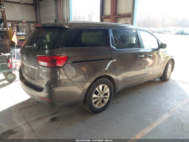 Kia Sedona Lx Image 4