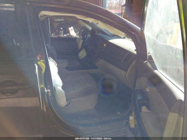 Kia Sedona Lx Image 3