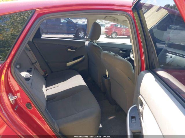 Toyota Prius Two Image 18