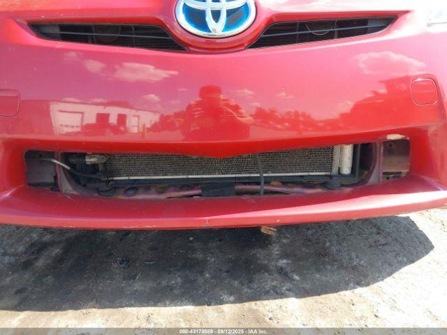 Toyota Prius Two Image 12