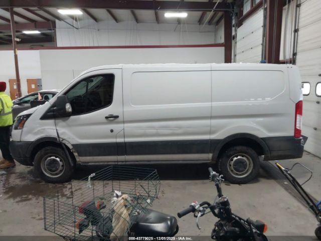 Ford Transit Image 14