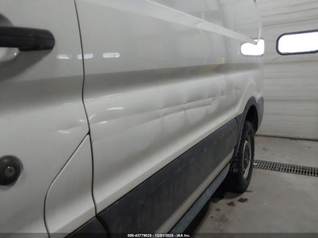Ford Transit Image 2