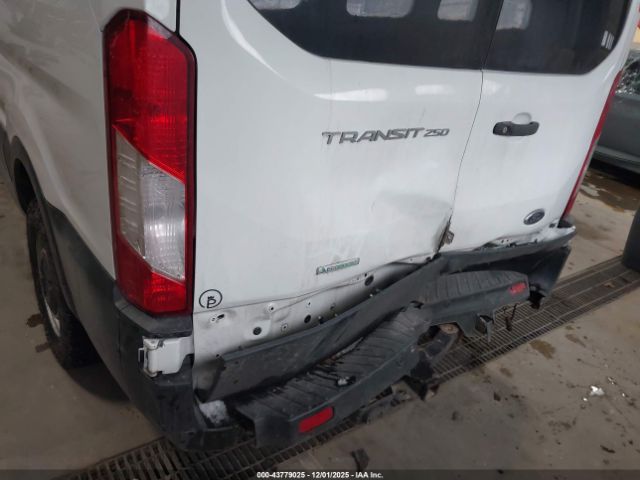 Ford Transit Image 17