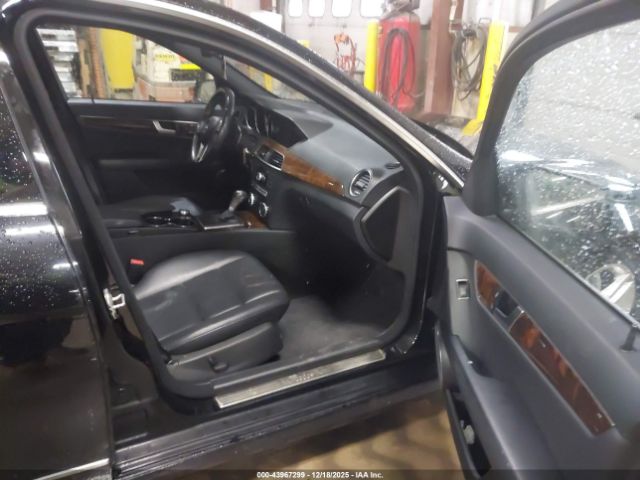 Mercedes-Benz C-Class Sport 4matic Image 7