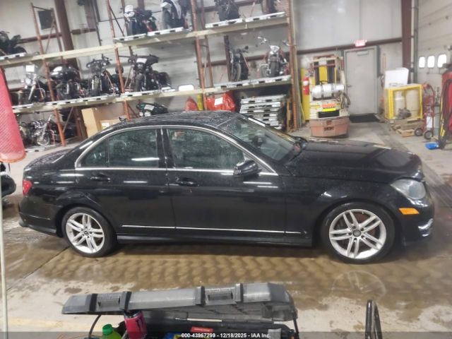 Mercedes-Benz C-Class Sport 4matic Image 14