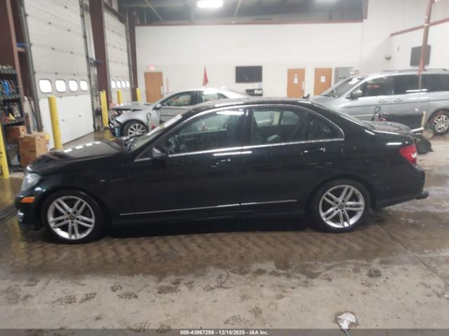 Mercedes-Benz C-Class Sport 4matic Image 13