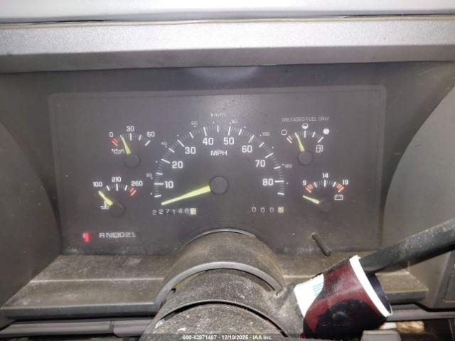 GMC Sierra K1500 Image 10