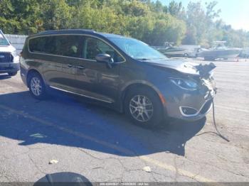  Salvage Chrysler Pacifica