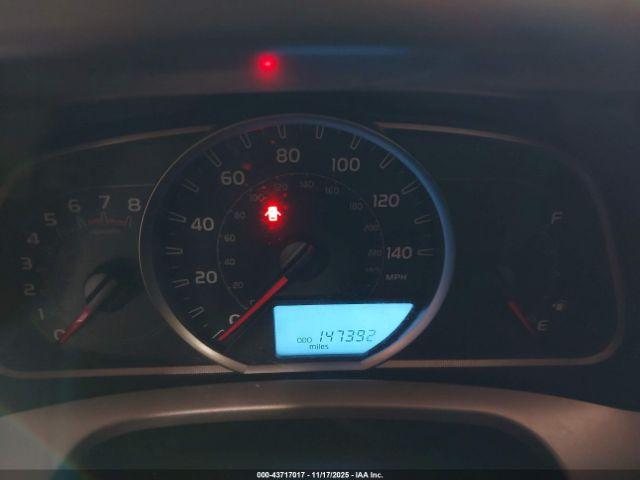 Toyota RAV4 Le Image 7