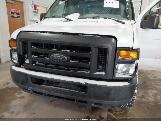 Ford E-350 Image 5