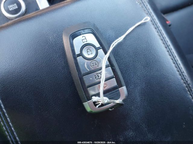 Ford Explorer Xlt Image 15