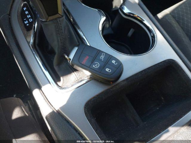 Jeep Grand Cherokee Freedom 4x4 Image 11