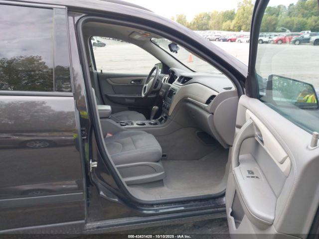 Chevrolet Traverse Ls Image 6