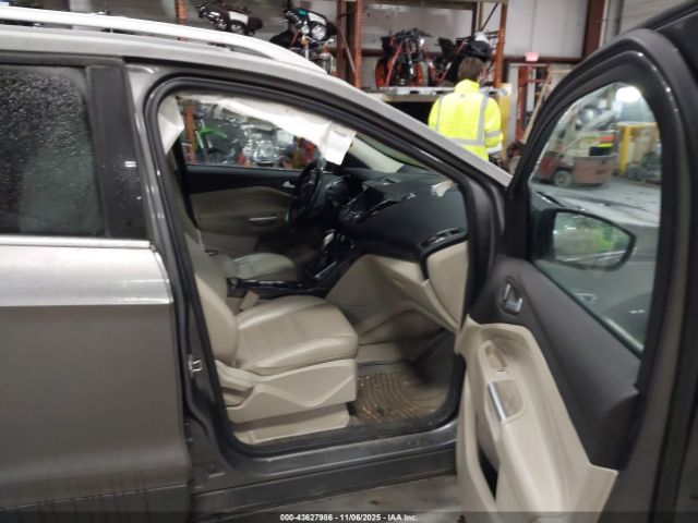 Ford Escape Titanium Image 4