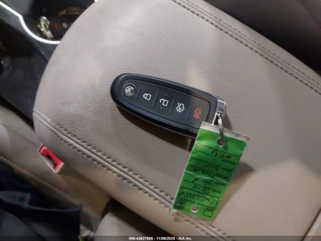 Ford Escape Titanium Image 11