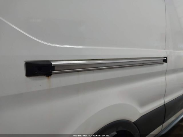 Ford Transit Image 20